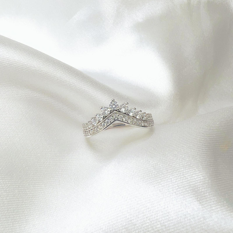 V SHAPE MOISSANITE SILVER (JRM048)