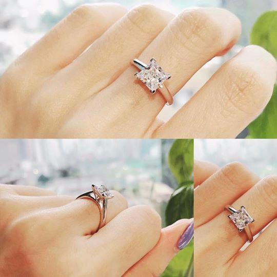 KGold Moissanite Princess Cut Ring K金莫桑石公主方戒指 (KRM054)