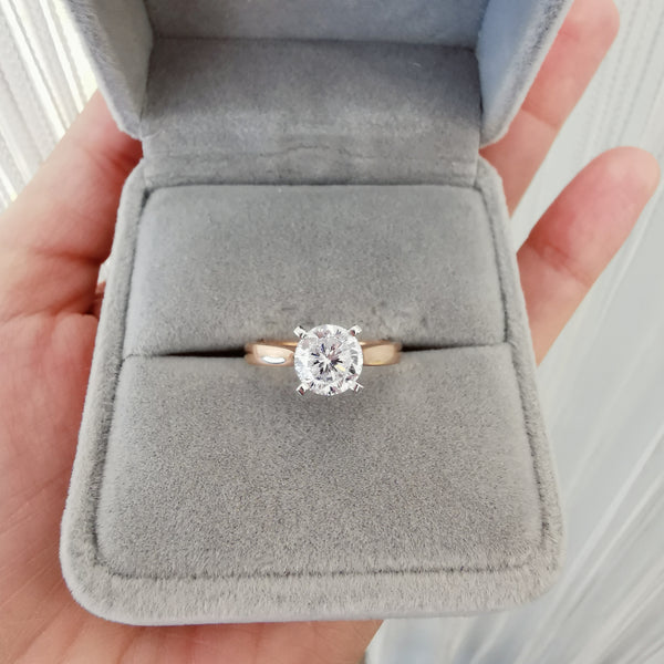 KGold Moissanite DBC Ring K金莫桑石經典粗臂四爪戒指 (KRM021)